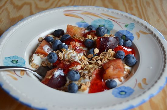 Homemade muesli is a great way to include Nordic Diet preferred foods in your diet - Fresh fruit, wholegrain cereals, low-fat dairy and lots of fiber
