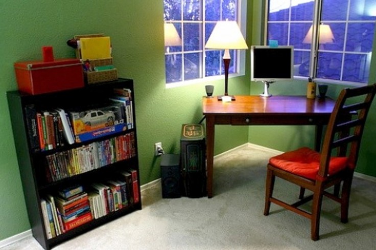 De-clutter by simplifying your workspace - Don't waste your time by endlessly re-organizing stuff you don't need or use.